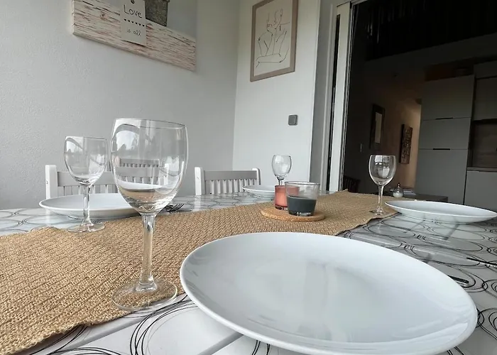 Bord De Apartment